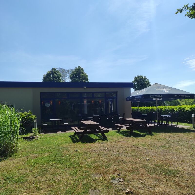 Terrasse und Außenbereich des Daily Bürgel